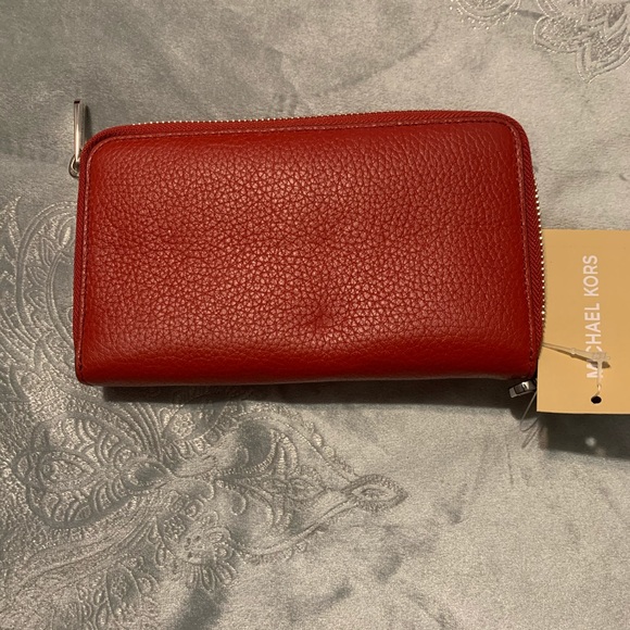 MICHAEL KORS FULTON RED LEATHER WALLET - Picture 2 of 3